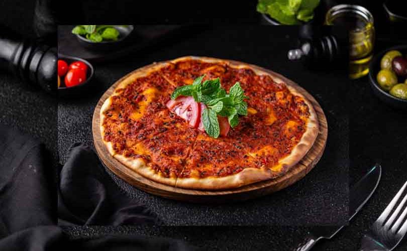 مناقيش المحمرة ضمن مقبلات شامية في دبي في مطعم آدم Restaurant & Cafe